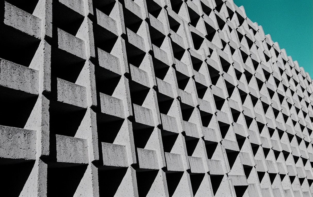 Architecture brutale et structurée